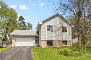 1387 Clarence Ct, Saint Paul, MN 55106 - Photo 2