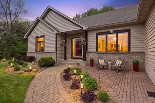 10947 Alexandra Ct, Inver Grove Heights, MN 55077 - Photo 2