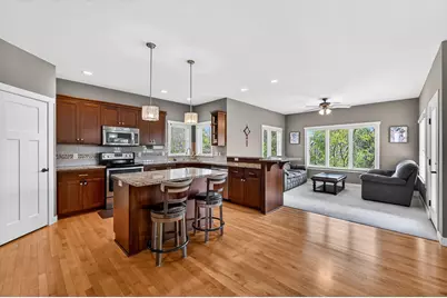 2074 Shannon Oaks Boulevard NE, Rochester, MN 55906 - Photo 12