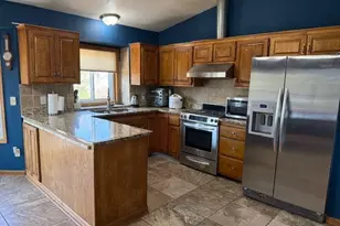9207 Brunswick Ave N, Brooklyn Park, MN 55443 - Photo 8