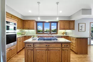 9885 Oak Shore Dr, Lakeville, MN 55044 - Photo 18