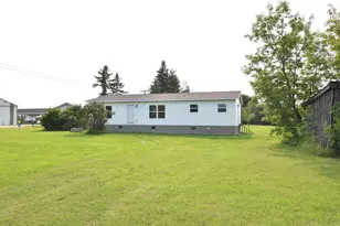 319 3rd Ave SW, Baudette, MN 56623 - Photo 1