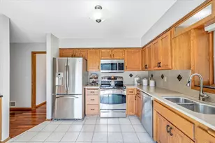 10247 Nottingham Trail, Eden Prairie, MN 55347 - Photo 14