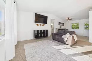 2210 Green Dr, Faribault, MN 55021 - Photo 8