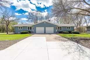 502 Vine Ave W, Montgomery, MN 56069 - Photo 2