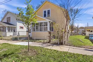 324 Van Buren Ave, Saint Paul, MN 55103 - Photo 1