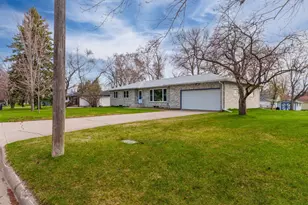 714 10th St, Hawley, MN 56549 - Photo 2