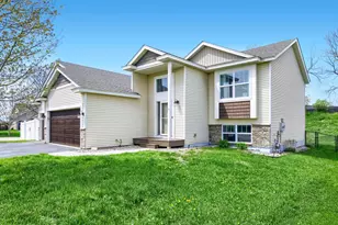 901 Trellis St, Jordan, MN 55352 - Photo 2