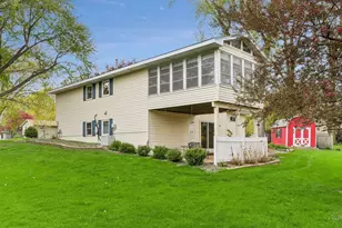 3170 Queensland Ln N, Plymouth, MN 55447 - Photo 2