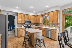 2719 Longacres Dr, Chanhassen, MN 55317 - Photo 14