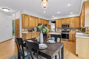 2719 Longacres Dr, Chanhassen, MN 55317 - Photo 20