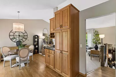 589 McKnight Road S, Saint Paul, MN 55119 - Photo 18