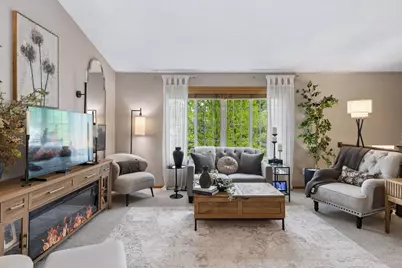 589 McKnight Road S, Saint Paul, MN 55119 - Photo 8