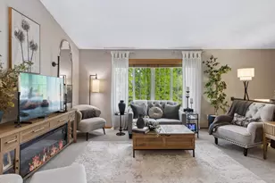589 McKnight Rd S, Saint Paul, MN 55119 - Photo 8
