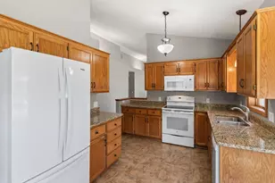 962 Stratford Ln W, Burnsville, MN 55337 - Photo 12