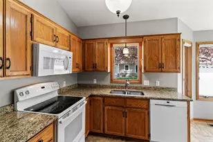 962 Stratford Ln W, Burnsville, MN 55337 - Photo 14