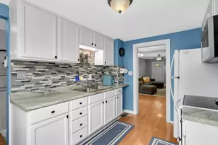 978 3rd St E, Saint Paul, MN 55106 - Photo 6