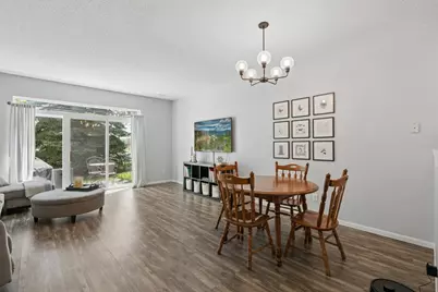 668 Cobblestone Way, Shakopee, MN 55379 - Photo 6