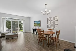 668 Cobblestone Way, Shakopee, MN 55379 - Photo 6