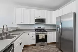 668 Cobblestone Way, Shakopee, MN 55379 - Photo 8