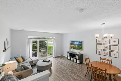 668 Cobblestone Way, Shakopee, MN 55379 - Photo 4