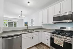 668 Cobblestone Way, Shakopee, MN 55379 - Photo 10