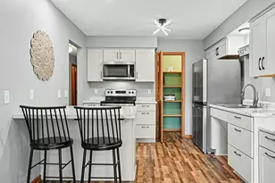 4324 Buckingham Ct, Vadnais Heights, MN 55127 - Photo 6
