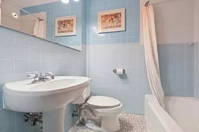 711 Grandview Avenue W, Roseville, MN 55113 - Photo 10