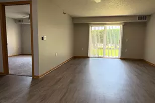 1321 Lake Dr W, Chanhassen, MN 55317 - Photo 8
