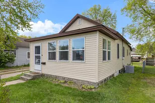 975 W 2nd St, Winona, MN 55987 - Photo 2