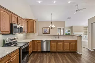 504 Crystal Cir, Mankato, MN 56001 - Photo 12