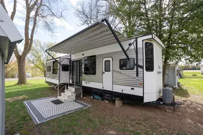 32741 N Lakes Trail # 5D, Lindstrom, MN 55045 - Photo 2