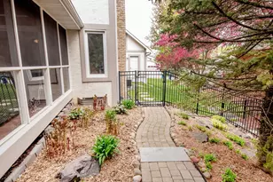 1009 Stratford Rd, Mendota Heights, MN 55118 - Photo 54