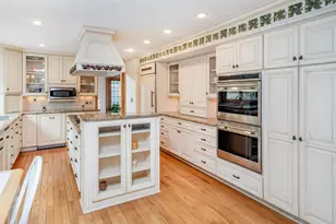 1009 Stratford Rd, Mendota Heights, MN 55118 - Photo 10