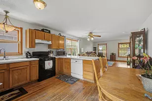 1484 Hazelwood St, Saint Paul, MN 55106 - Photo 2