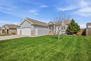 3644 Taylor St S, Fargo, ND 58104 - Photo 2