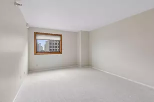 66 9th St E, Saint Paul, MN 55101 - Photo 16