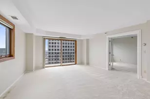 66 9th St E, Saint Paul, MN 55101 - Photo 6