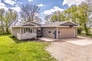 55739 140th St, Lyle, MN 55953 - Photo 1