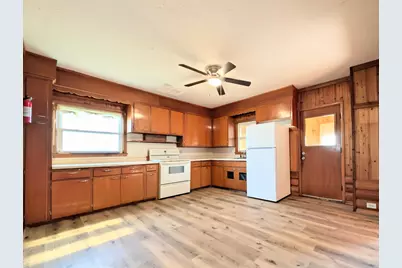 513 4th Street SW, Montgomery, MN 56069 - Photo 2