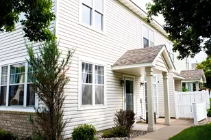 1646 Liberty Cir, Shakopee, MN 55379 - Photo 2