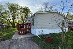 103 Hilton Ct, Mankato, MN 56001 - Photo 2