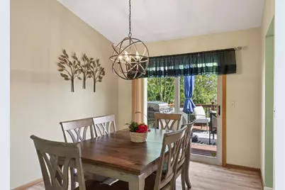 2287 Helmo Court N, Oakdale, MN 55128 - Photo 10