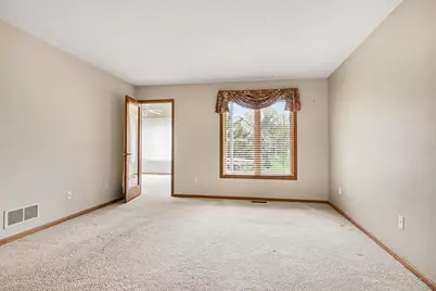 8819 Stonebrooke Court, Woodbury, MN 55125 - Photo 8