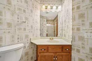 8819 Stonebrooke Ct, Woodbury, MN 55125 - Photo 32