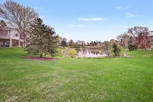 8819 Stonebrooke Ct, Woodbury, MN 55125 - Photo 2