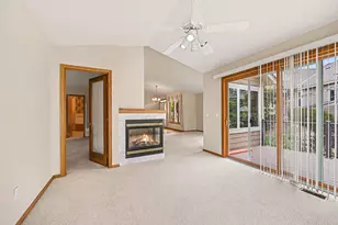 8819 Stonebrooke Ct, Woodbury, MN 55125 - Photo 6