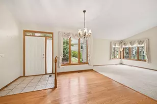8819 Stonebrooke Ct, Woodbury, MN 55125 - Photo 10