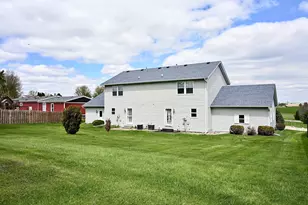 211 Sunset Ave NW, Altura, MN 55910 - Photo 18