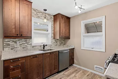 250 Macarthur Street E, South Saint Paul, MN 55075 - Photo 8